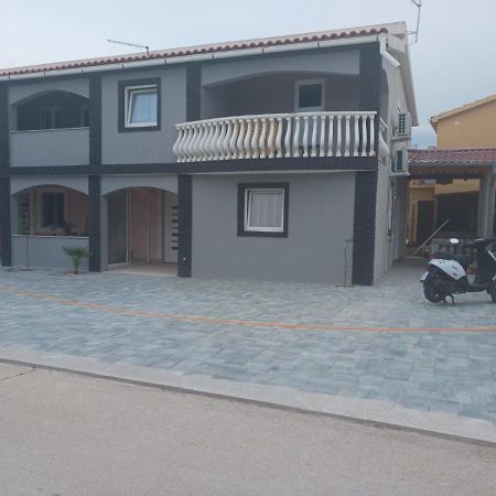 Apartmani Piskoric Vir Exteriér fotografie