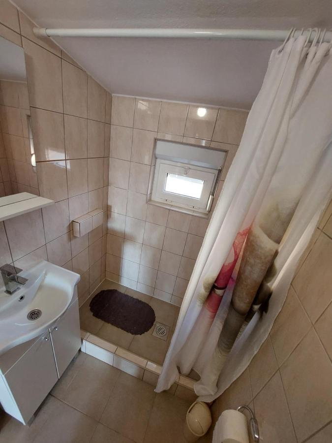 Apartmani Piskoric Vir Exteriér fotografie